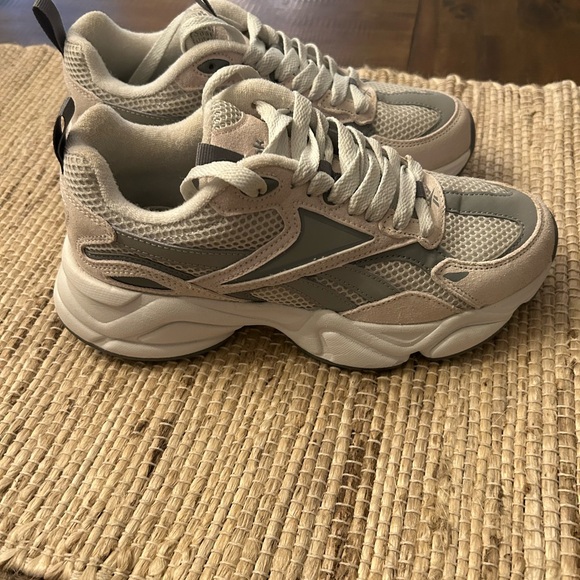 Reebok Royal Charge sneaker - Picture 3 of 9